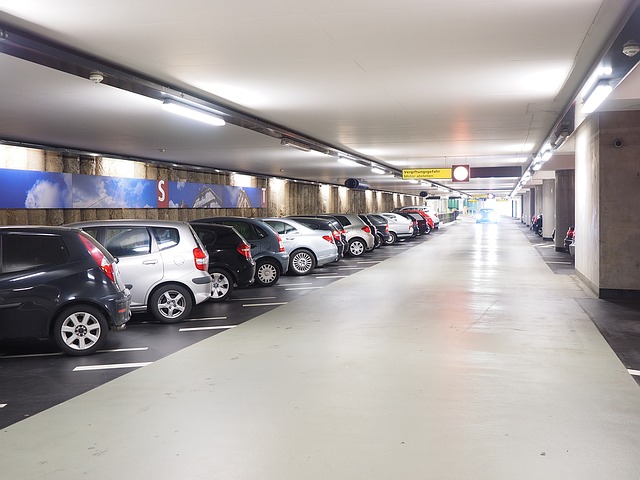 multi-storey-car-park-1271917_640